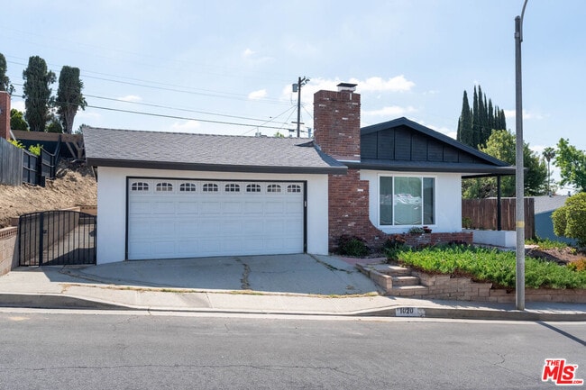 Building Photo - 1020 Larker Ave