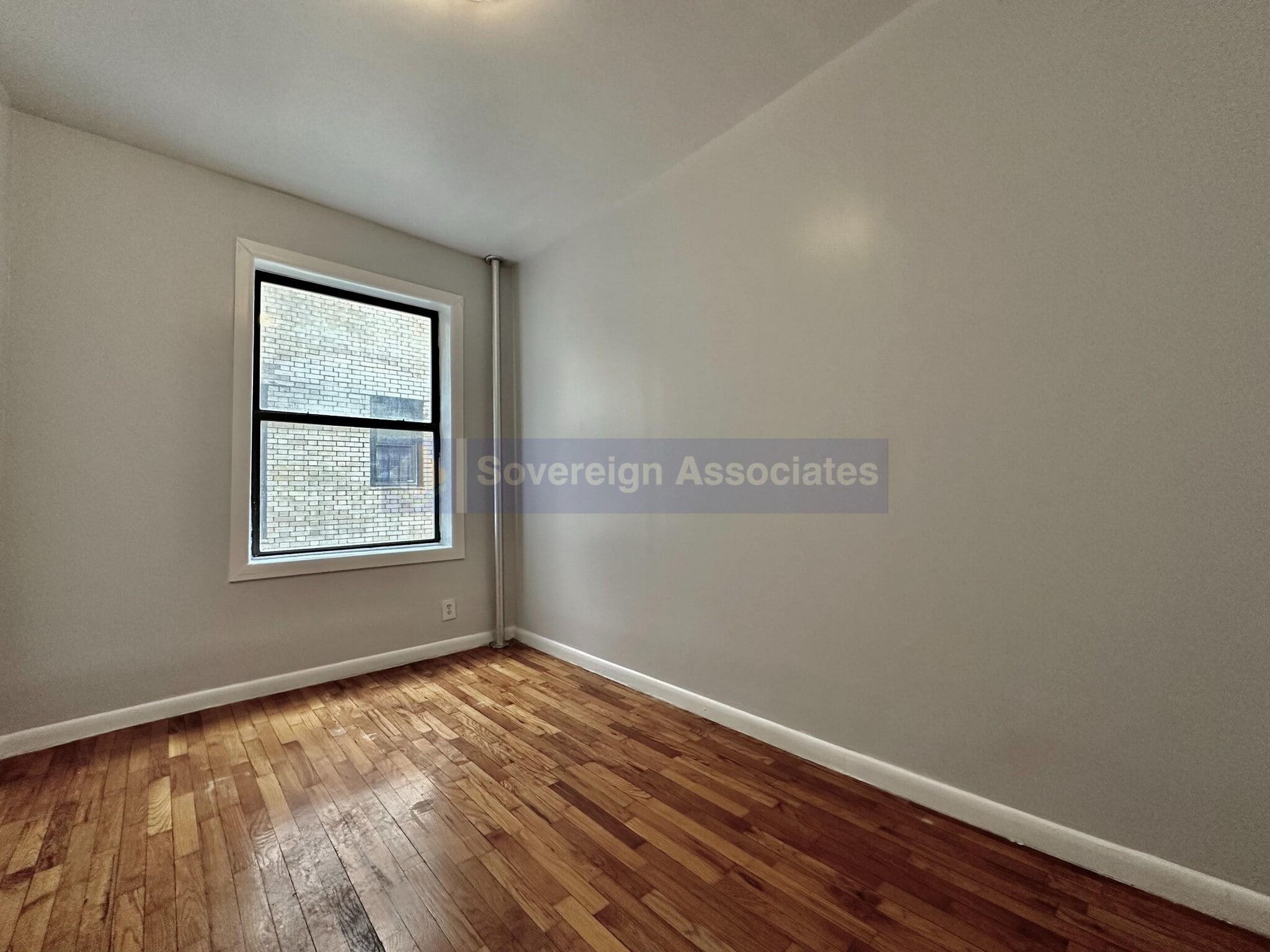 Building Photo - 518 W 204th St