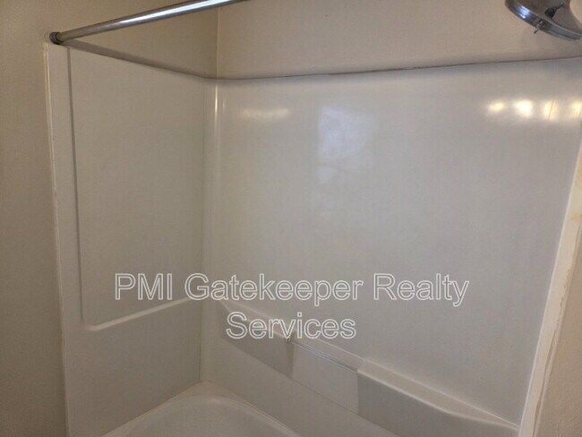 Building Photo - 7772 Stillwell Rd