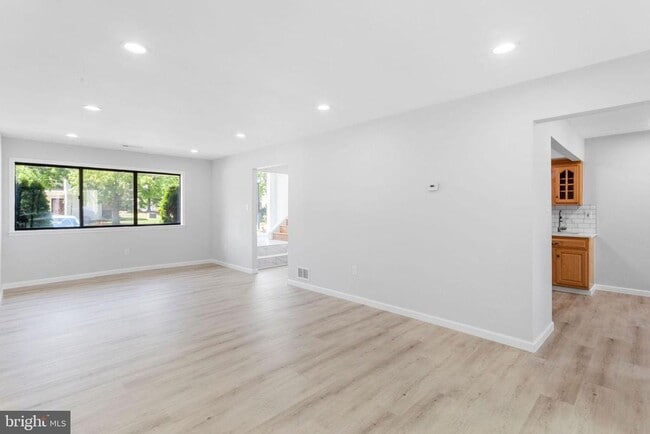 Building Photo - 36 Viburnum Ln