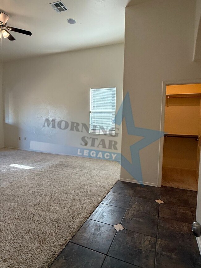 Building Photo - 4 bedroom, 4 bath house - Must see landscaping!