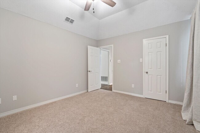 Building Photo - 1051 McNeil Ave