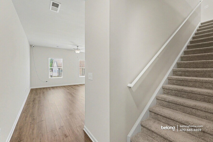 Building Photo - 6386 Sundowner Pl