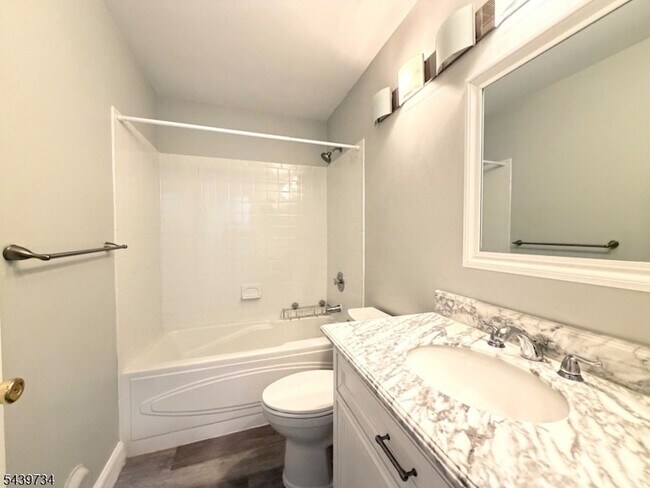 Building Photo - 511 Dunn Cir