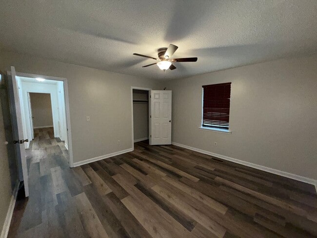 Building Photo - Adorable Updated Home for Rent in Guntersville, AL!