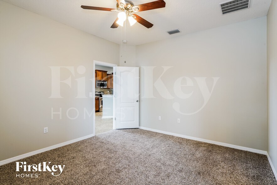 Building Photo - 6308 Twin Bridges Dr