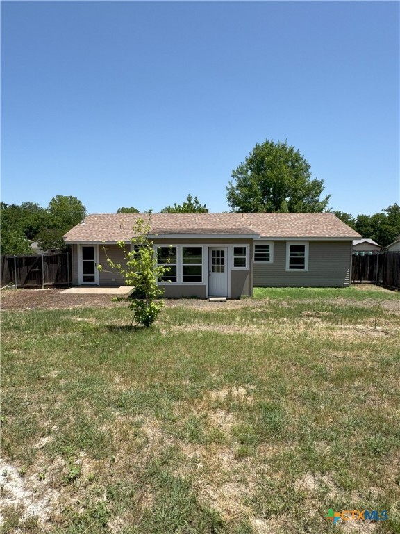 Building Photo - 120 South Dr