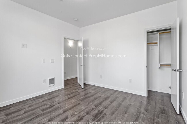 Building Photo - Charming 1BR Condo with Modern Amenities i...