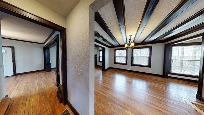 Building Photo - 3924 Warwick