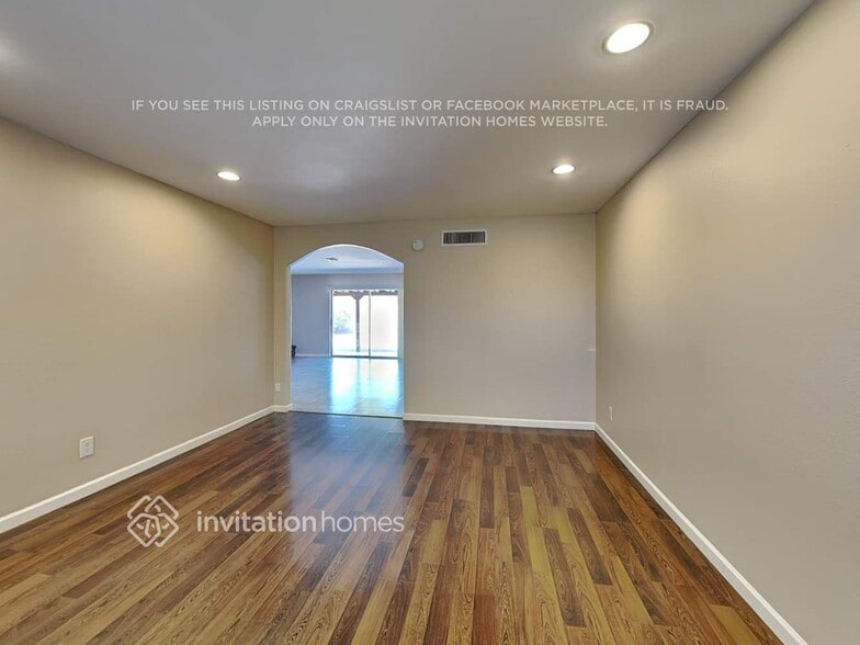 Building Photo - 6730 E Sweetwater Ave