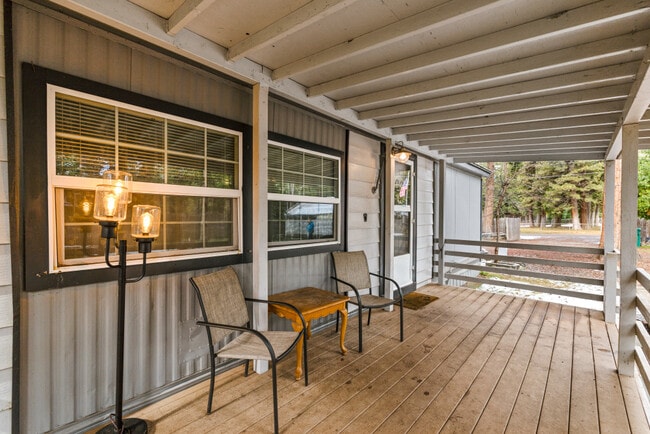 Building Photo - 18010 Ponderosa Ln