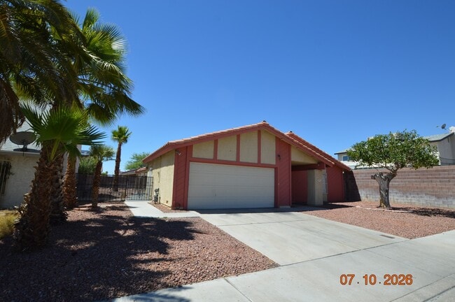 Building Photo - 6845 Zamora Dr