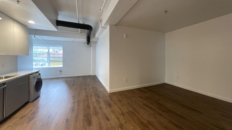 Building Photo - 3550 W 6th St