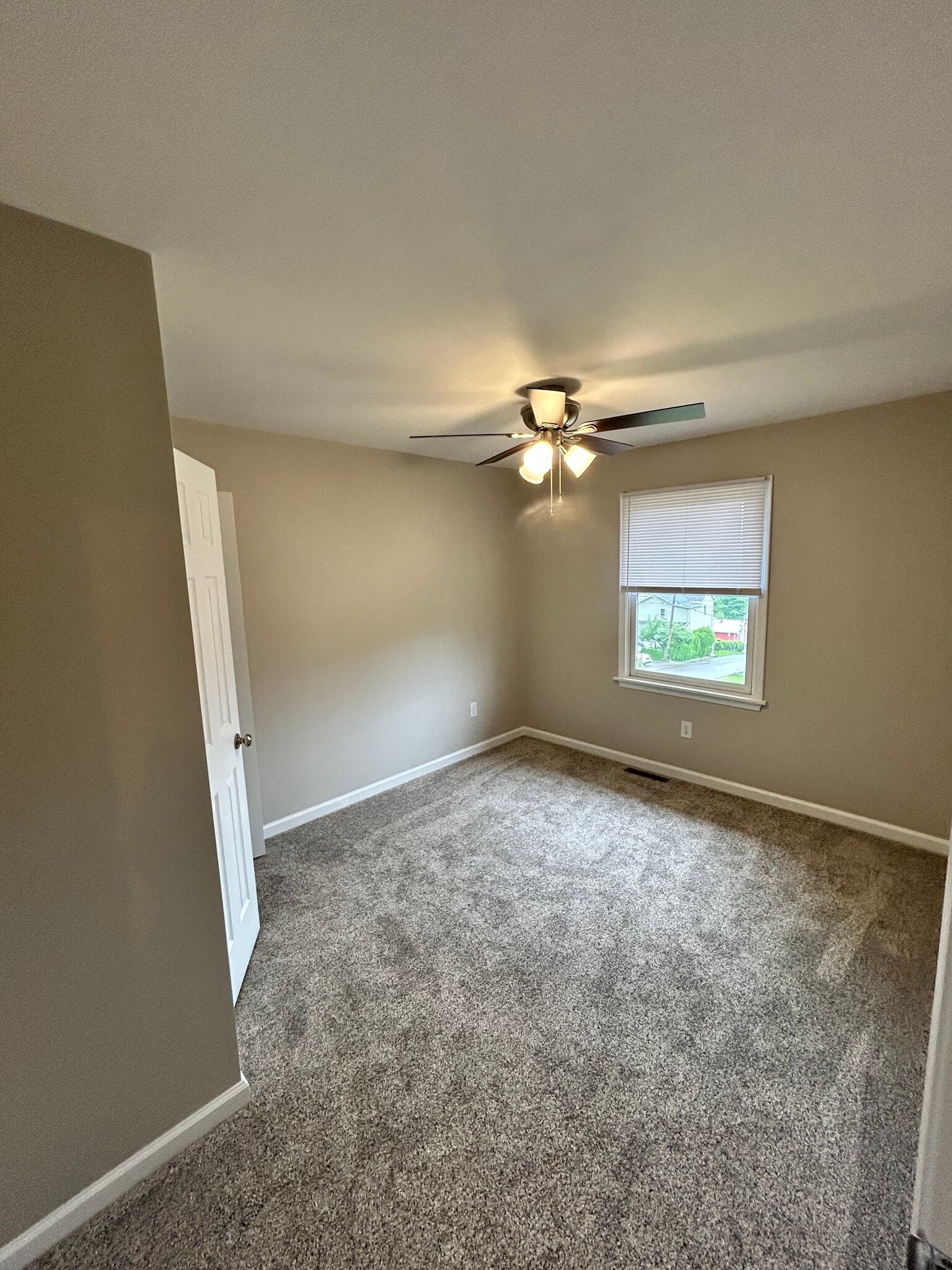 2nd Bedroom - 556 Becker St