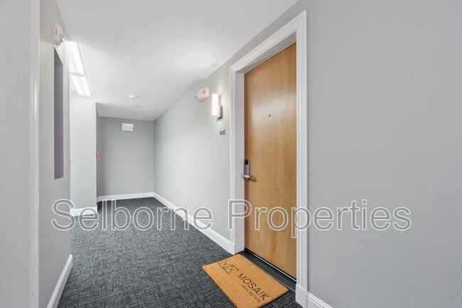 Building Photo - 33 Clementina St