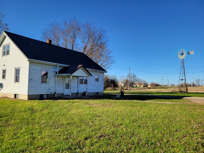 Building Photo - 622 S E Orchid Ln