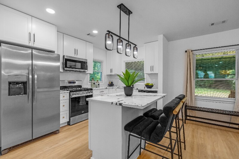 Building Photo - 2933 Cloverhurst Dr