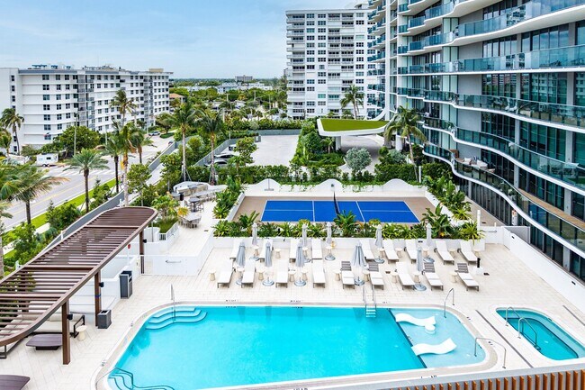Building Photo - 900 N Ocean Blvd