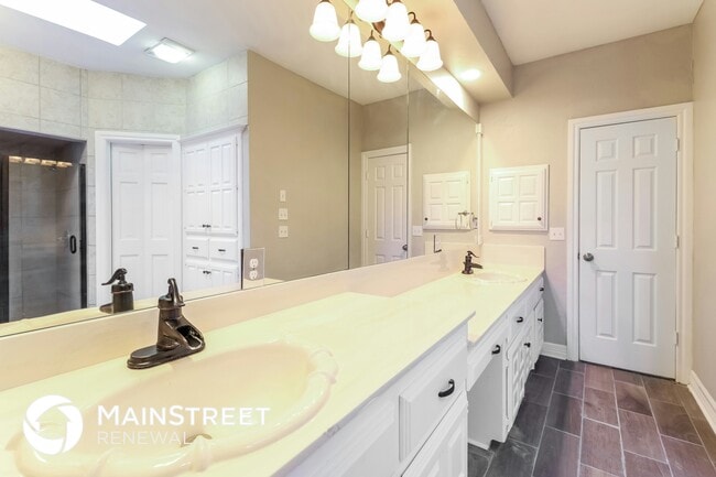 Building Photo - 1220 Interurban Way