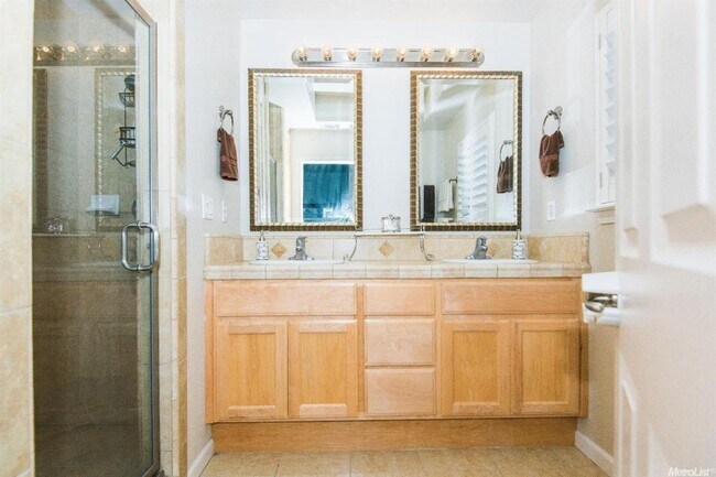 Building Photo - 9366 Villa Bella Ln