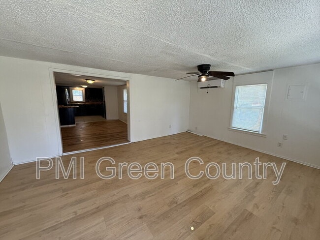 Building Photo - 209 W Magnolia St