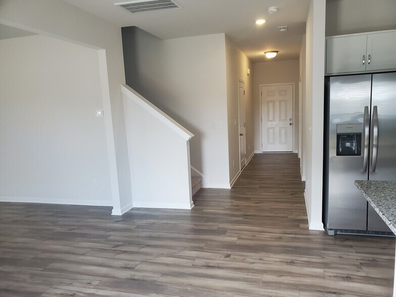 Building Photo - 5702 Hagler Loop