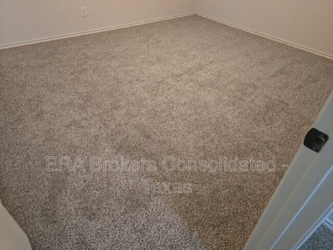 Building Photo - 7927 Horse Hollow