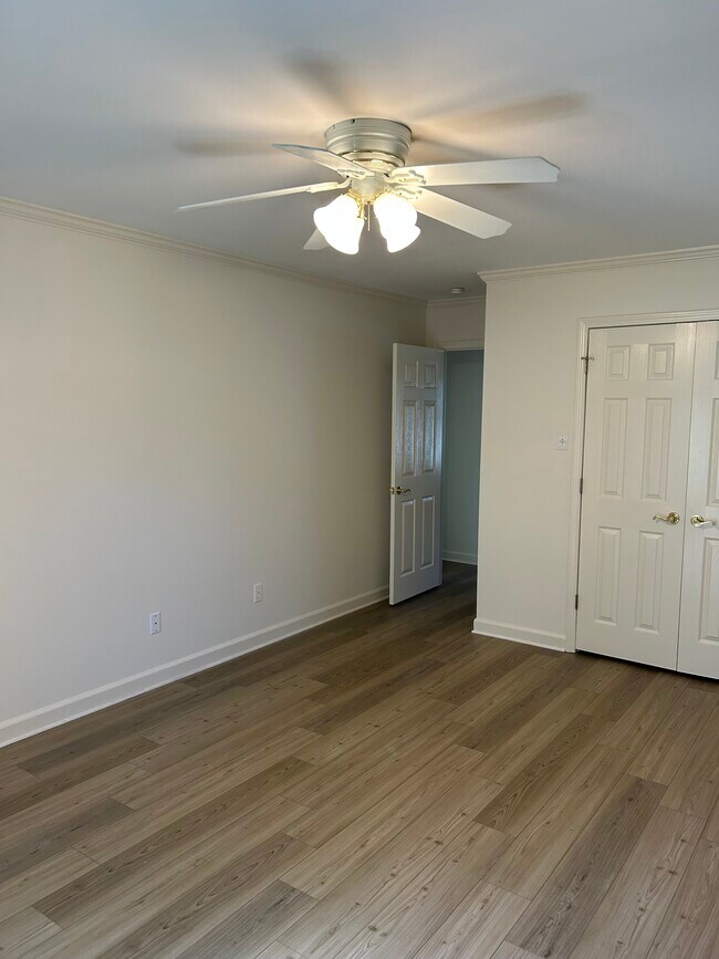 Building Photo - 101 Nemours Ct