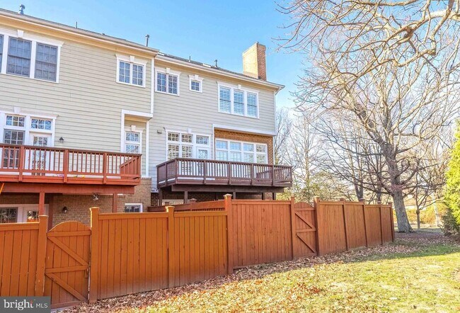 Building Photo - 2303 Sawtooth Oak Ct