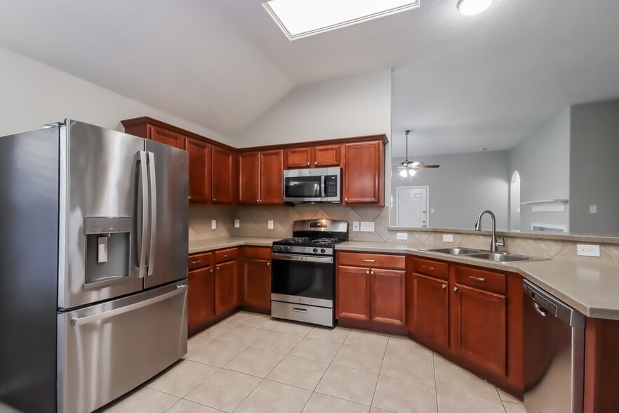 Building Photo - 6819 Rockwall Trail Dr