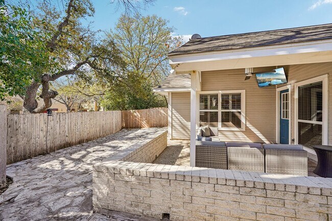 Building Photo - 127 Terrace Ln