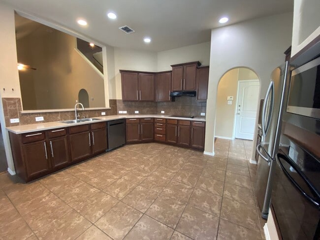Building Photo - 27039 Trinity Bend