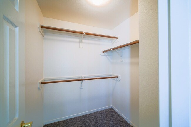 Building Photo - 11606 Canyon Woods Dr