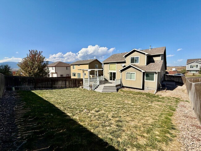 Building Photo - Spacious 4-Bedroom Home with Main level Living