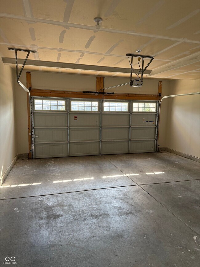 Building Photo - 1398 Sarah Way