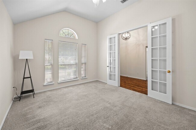 Building Photo - 2120 Crestlake Dr