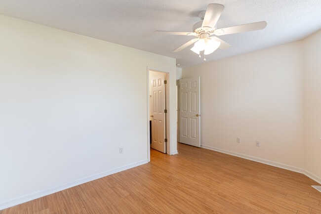 Building Photo - 202 Nikki Way