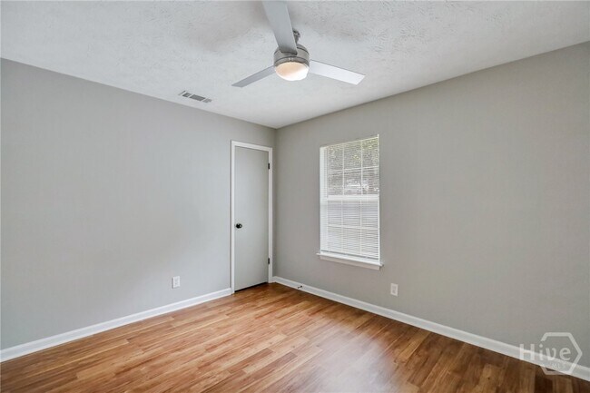 Building Photo - 34 Quail Forest Dr