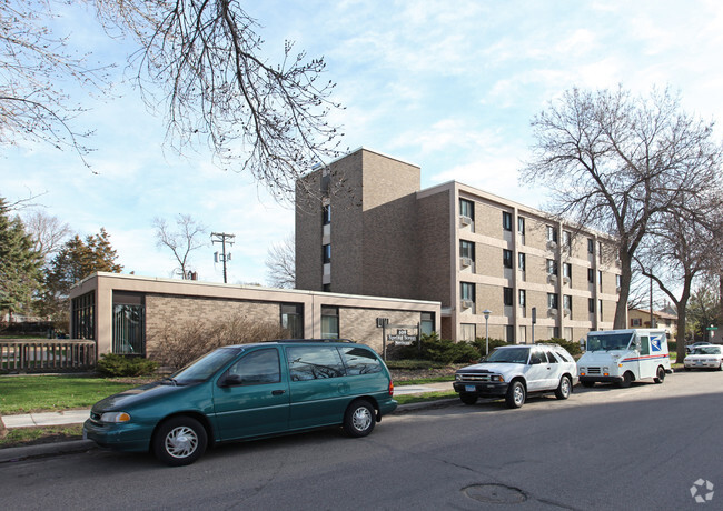 Primary Photo - 809 Spring St NE