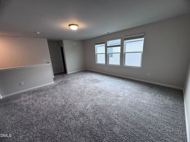 Building Photo - 129 Boone Lake Way