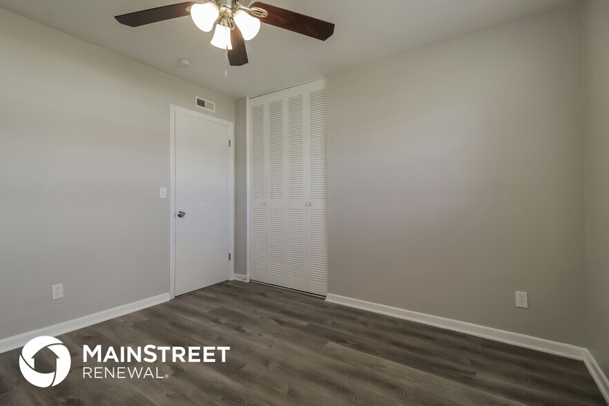 Building Photo - 568 Gardenia Cir