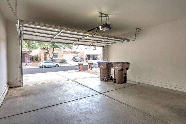 Building Photo - Rancho Sahuarita....$800.00 OFF FIRST FULL MONTH'S RENT!!!