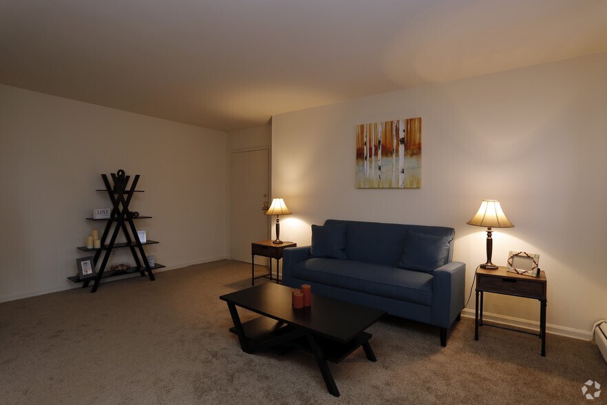 Colonial Village Apartments - 600 Moores Ln New Castle DE 19720