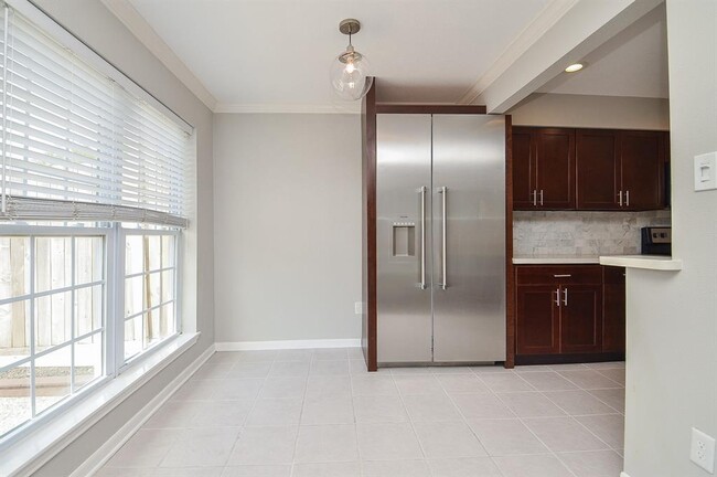 Building Photo - 1549 W Sam Houston Pkwy S