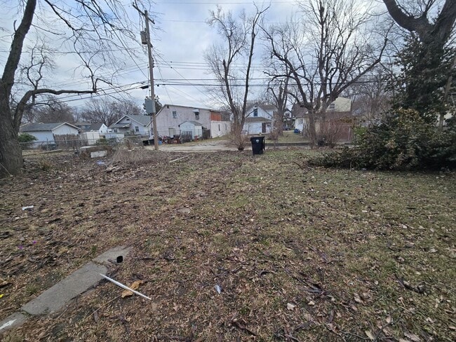 Building Photo - Charming 2 bed 1 bath house!