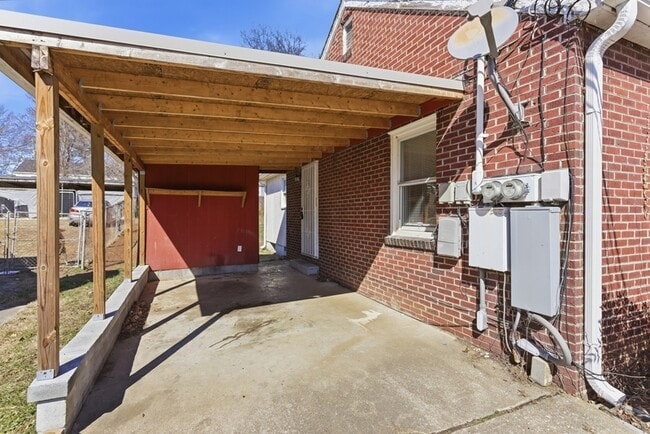 Building Photo - 3227 Avondale Ave