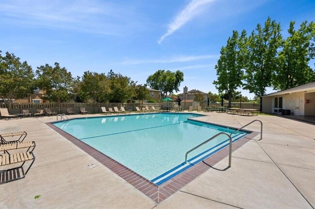 Building Photo - 1225 Picasso Dr