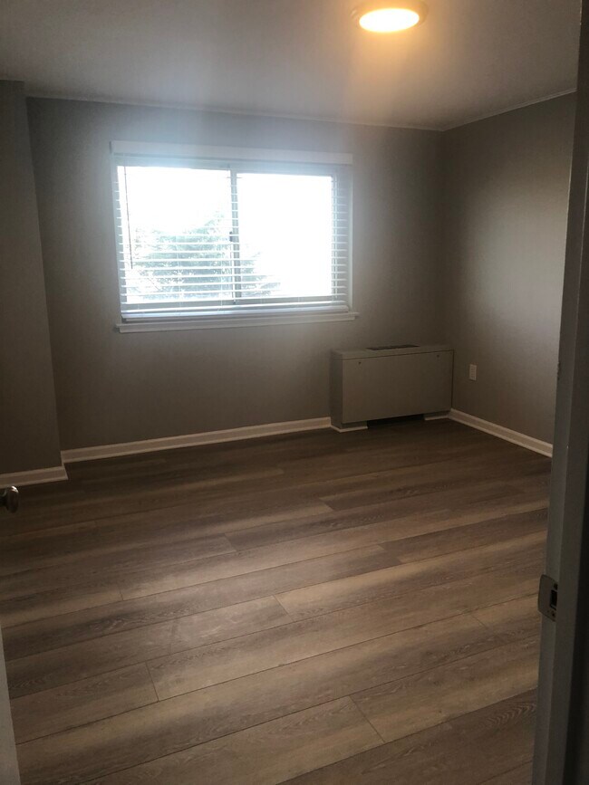 2nd Bedroom - 1225 Martha Custis Dr