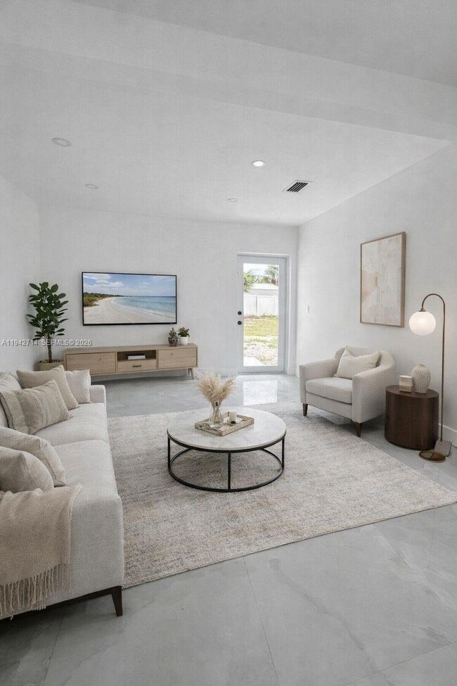 Building Photo - 1308 NW 19th Ave