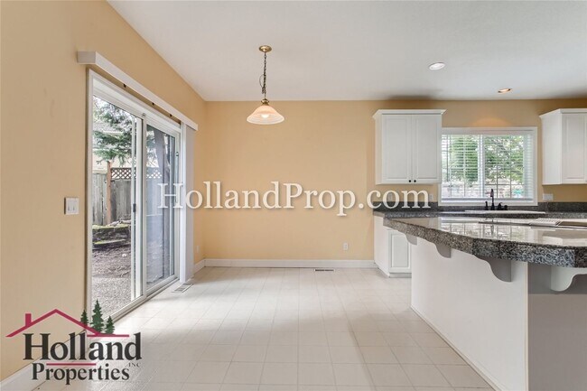 Building Photo - Beautiful 3-Bedroom Home with Dual Living Spaces & Private Backyard